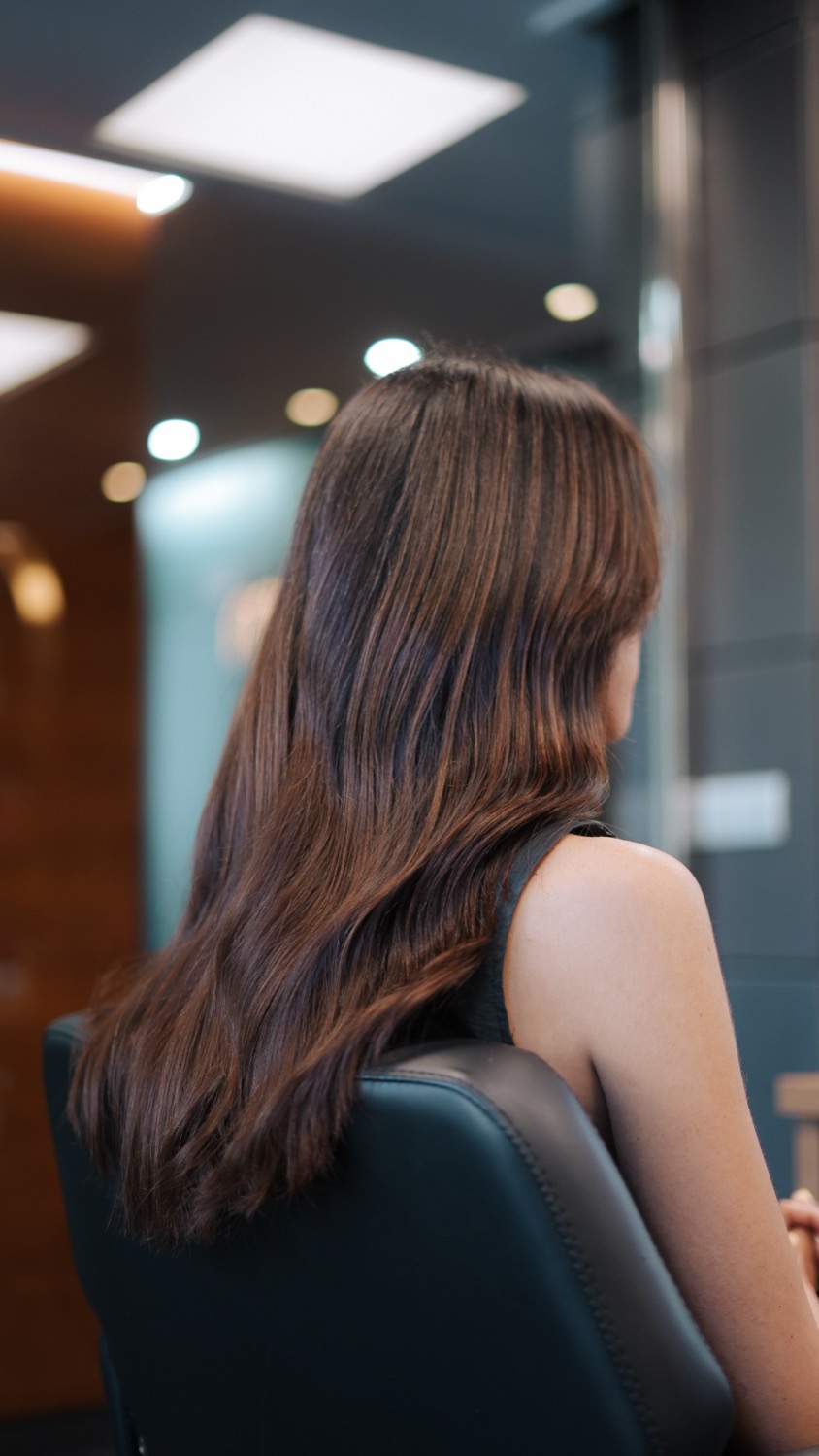 Detalle de peluquería femenina en Éxodo 47